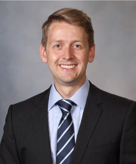 Mayo Clinic Alumni Association | Benjamin Brakke, D.O., receives Award ...